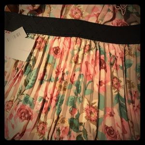 NWT Lularoe Large Jill